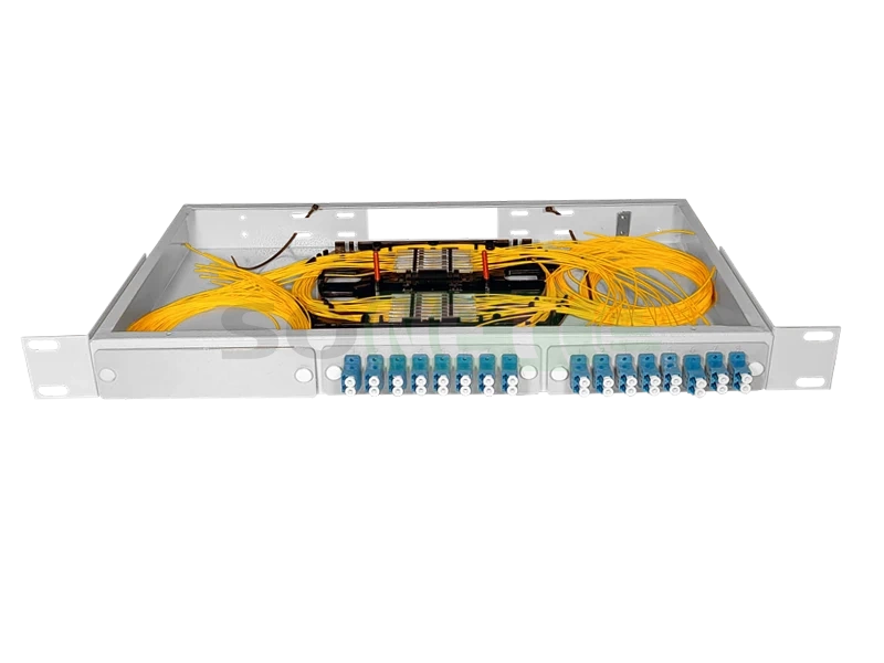 Оптический кросс 19" 1U - 32 порта LC, укомплектованный (розетки, сплайс, КДЗС, пигтейлы SM)